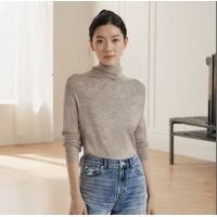 溫碧霞代言IRENENA服裝秋冬新款高領長袖打底衫氣質上衣