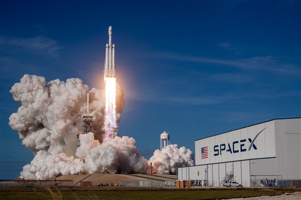 倒計時兩分鐘！SpaceX載人火箭發(fā)射最后關(guān)頭被緊急叫停