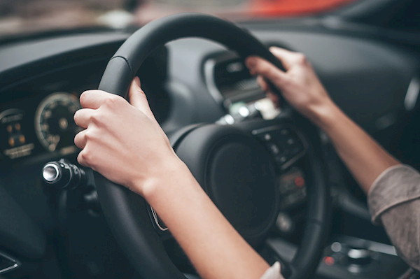 14歲男孩網(wǎng)上搜索“手動擋怎么開” 偷開70公里后撞車