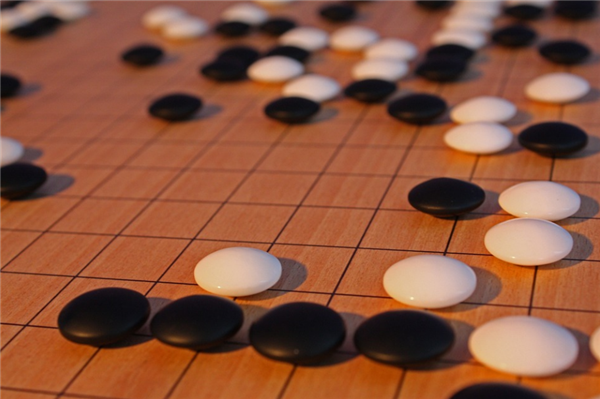 中國圍棋第一人易主,！李軒豪超越柯潔 AI立大功