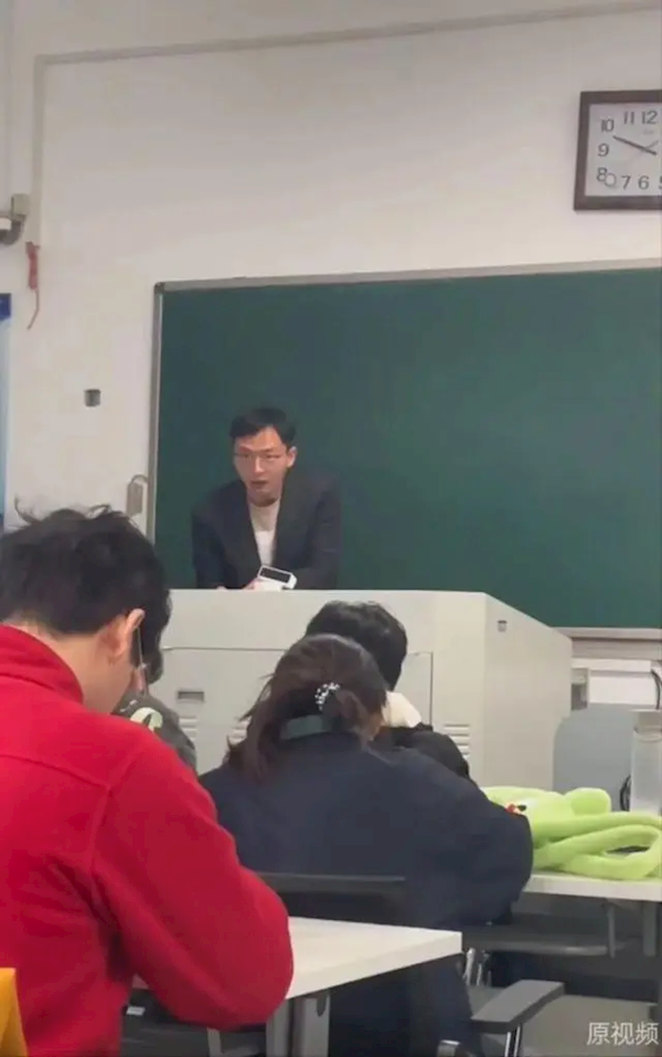 河南農(nóng)大“高啟盛老師”走紅 本人回應(yīng)：長相不重要 希望關(guān)注課程