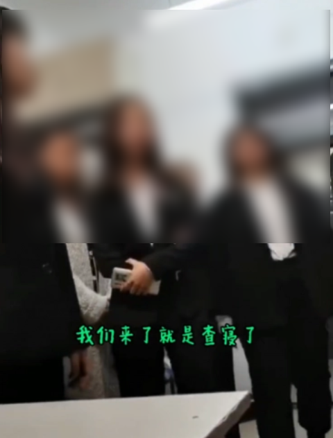 一條噴學(xué)校和老師的視頻：播放量800多萬 老師都點(diǎn)贊