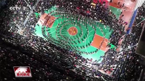 去年火遍全網(wǎng),！貴州“村BA”現(xiàn)場水泄不通：村草村花“蹦苗迪”