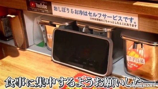 日本拉面店禁止邊吃邊看手機(jī),！店長給出的理由看醉了：有損廚師尊嚴(yán)